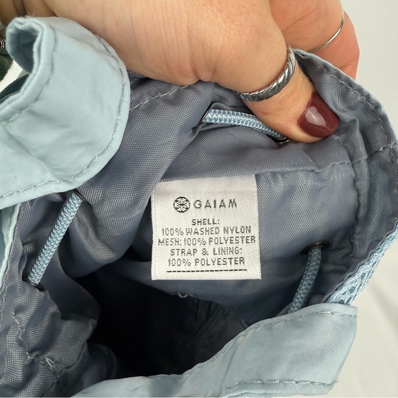 Gaiam Light Blue Convertible Bucket Bag – Adjustable Crossbody & Tote - Picture 7 of 10